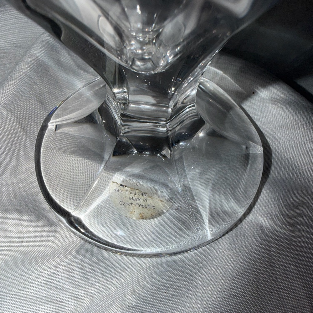 Vintage Royal Limited 24% Lead Crystal Tulip Vase 8" - Made in Czech Republic - Picture 4 of 7